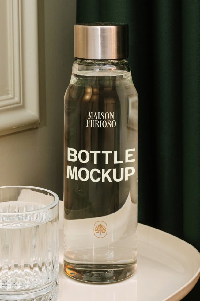 Bottle mockup 01HC preview 5