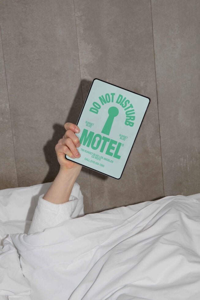 MOTEL TABLET MOCKUP 03