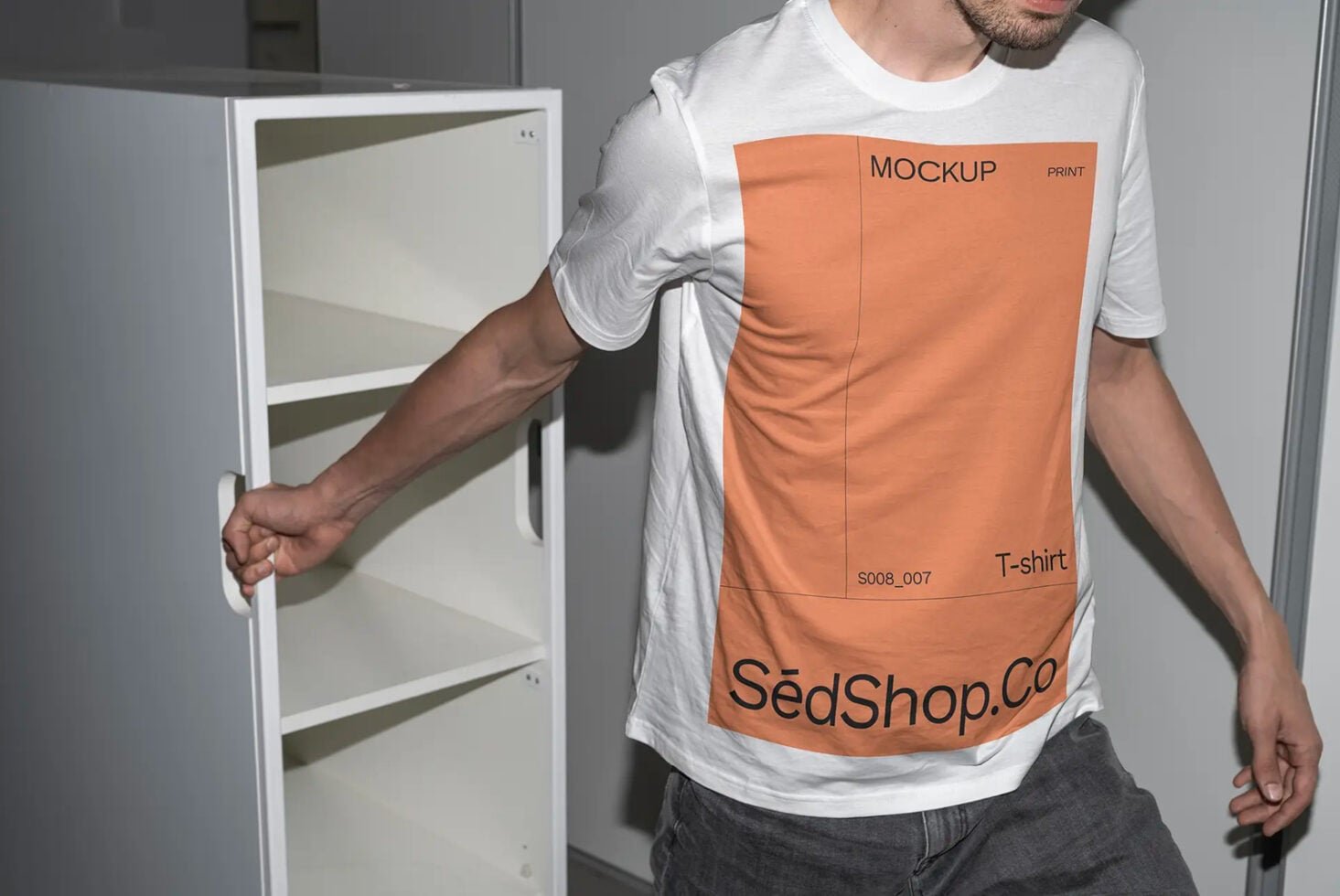 T-Shirt Mockup S008-007