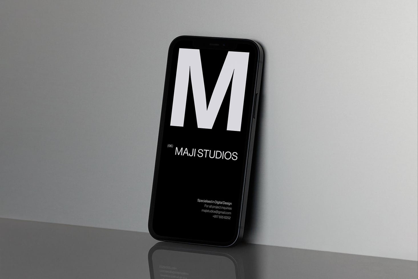 iPhone Mockup 03