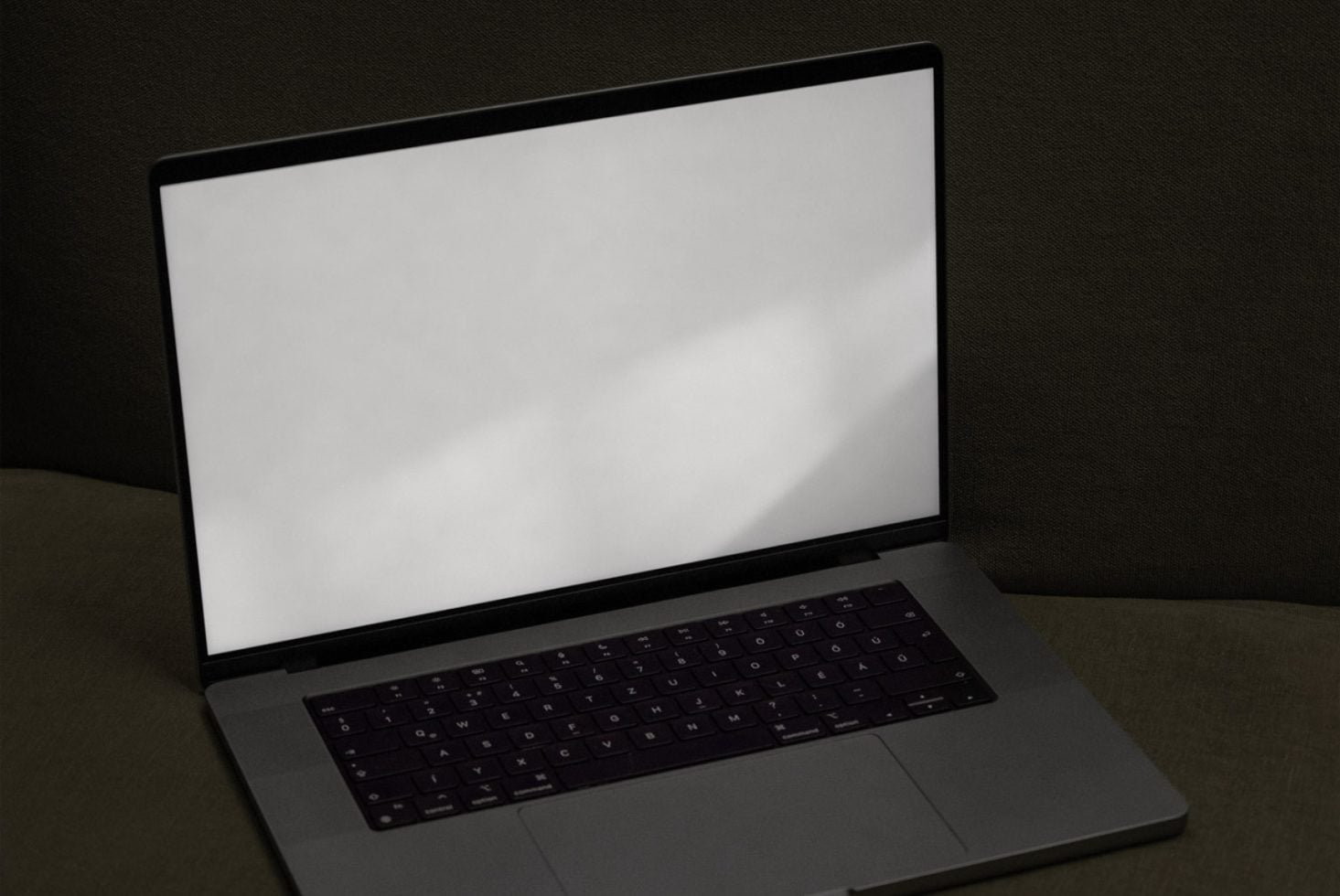 MacBook Pro Mockup S06 21 preview 2