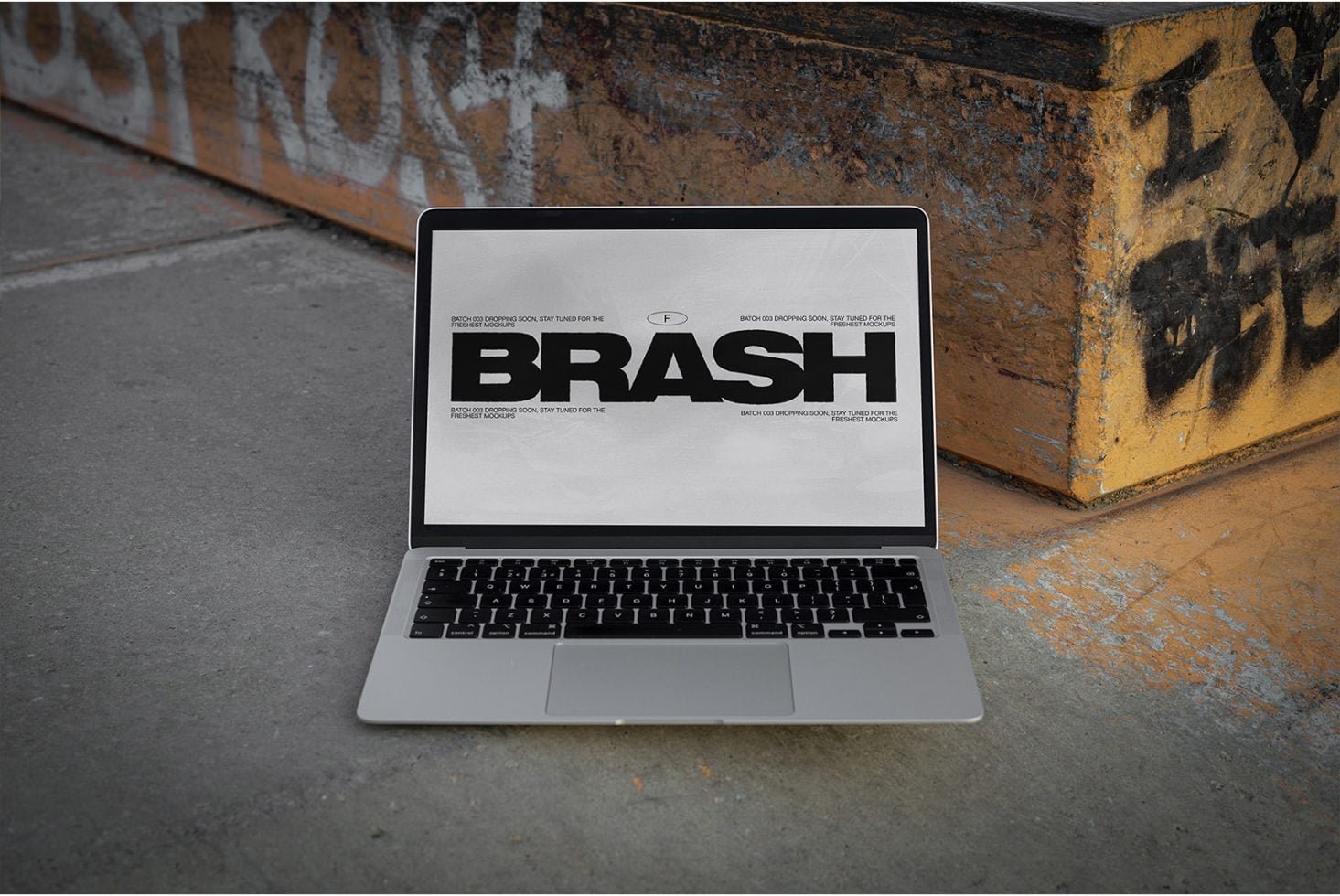 Macbook Mockup Brash 02