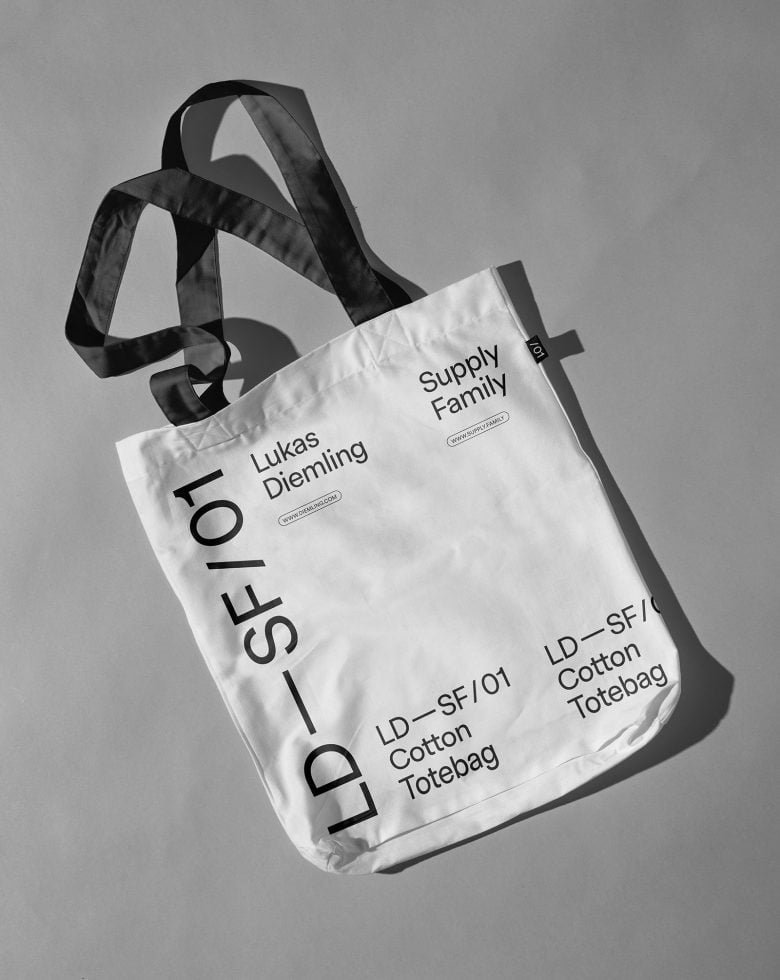 Tote Bag 01 Mockup preview 3