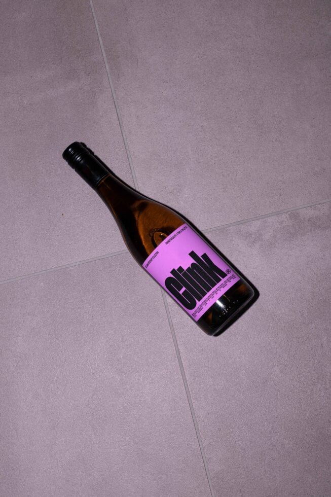 CLINK WINE BOTTLE 01