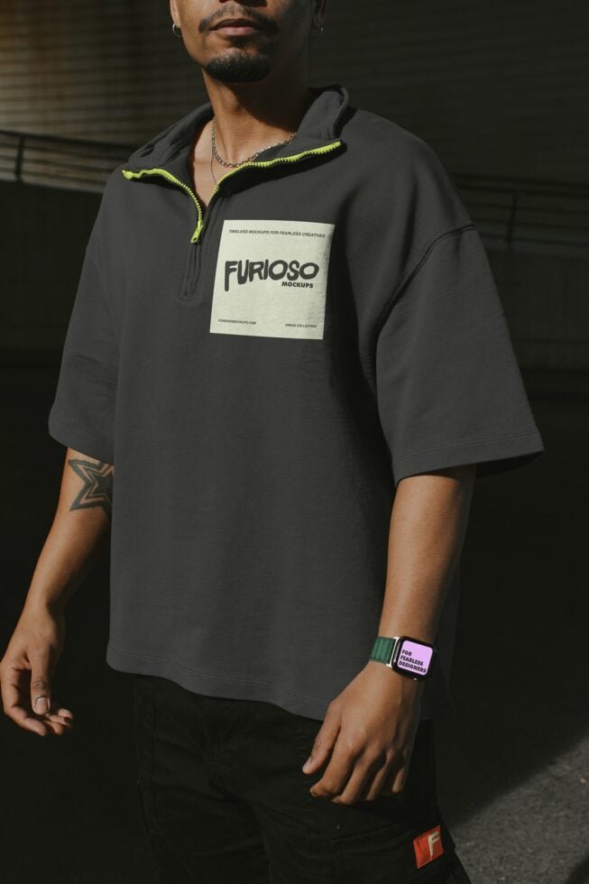 T-Shirt Mockup 01UC