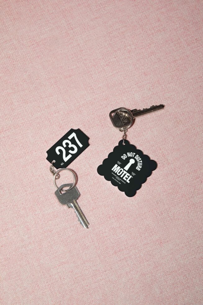 MOTEL KEYTAG MOCKUP 05