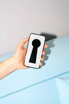 MOTEL SMARTPHONE MOCKUP 02