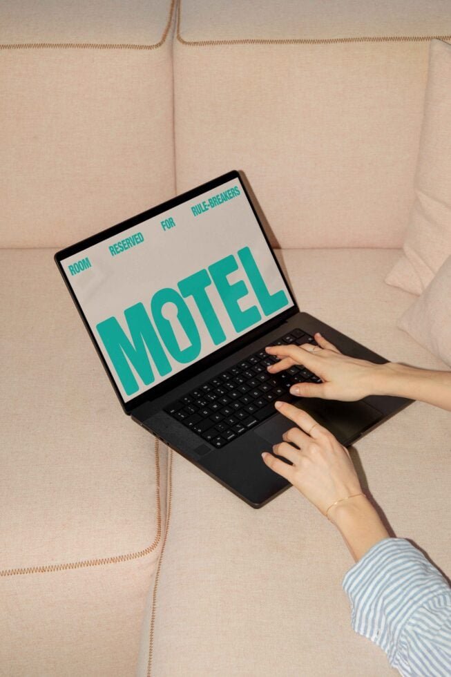 MOTEL LAPTOP MOCKUP 03 preview 4