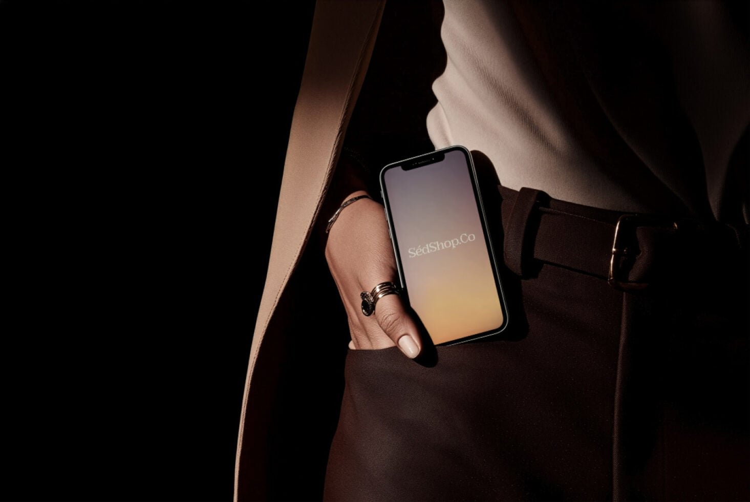 iPhone Screen D01 Mockup preview 3