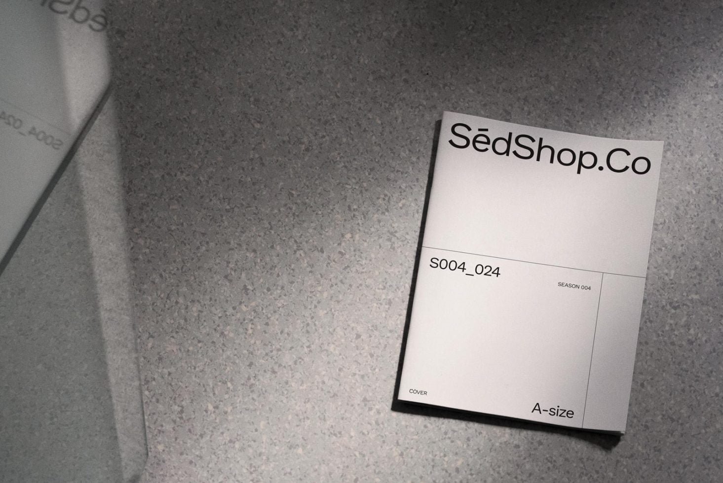 Book S04 Mockup 024