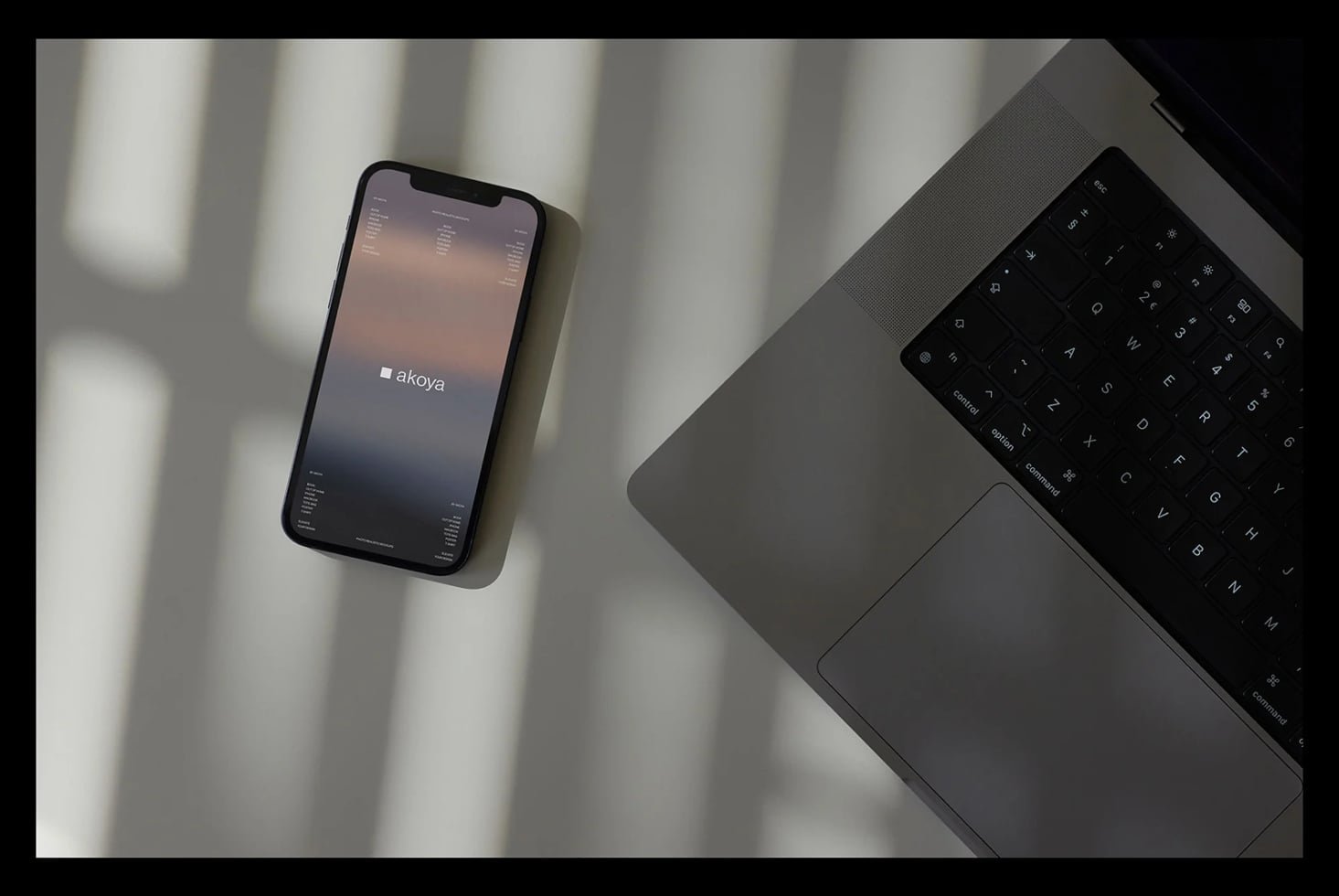 iPhone Mockup 09