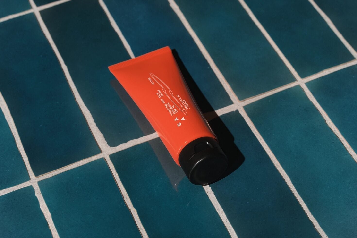 Tube Mockup 2 preview 3