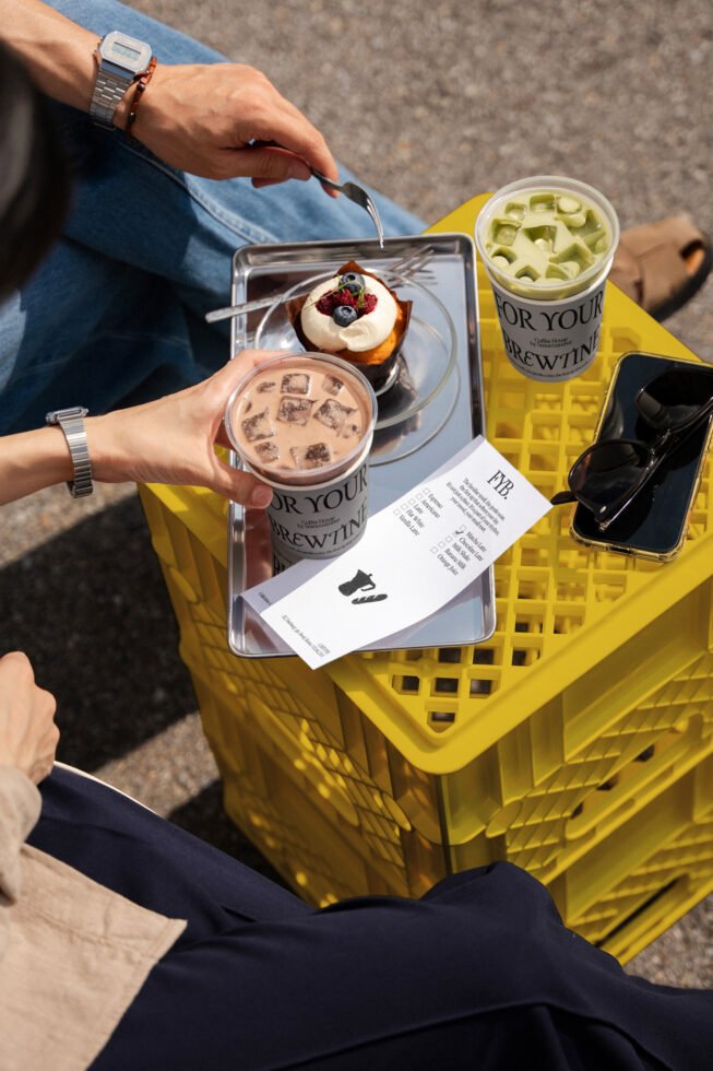 S#4 FYB Paper Cup 09 Mockup preview 5
