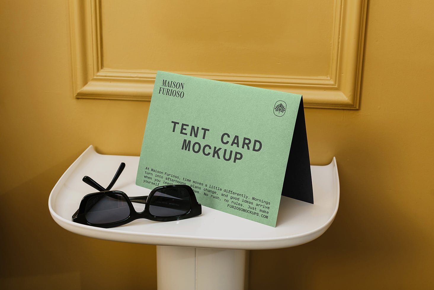 Tent Card Mockup 01HC