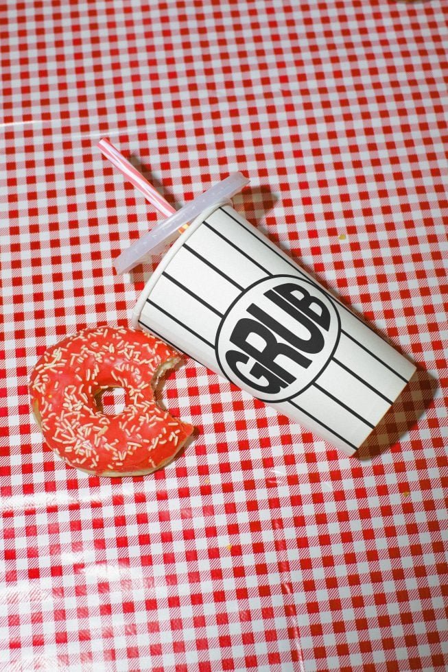 GRUB CUP MOCKUP 03