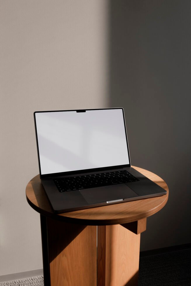 Macbook Mockup 010