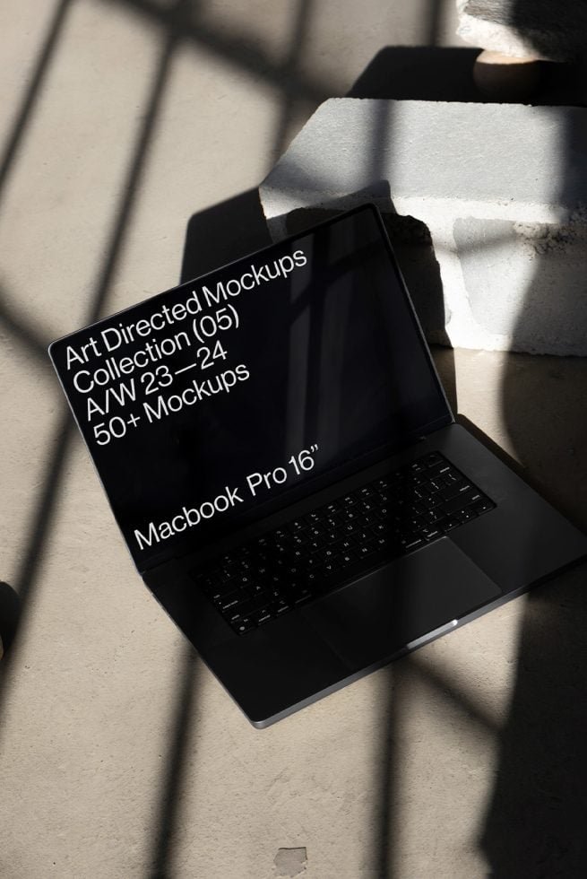 Macbook C05 Mockup 061