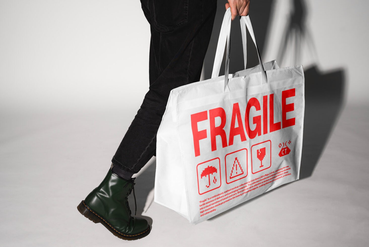Fabric Bag Mockup 03 FRAGILE