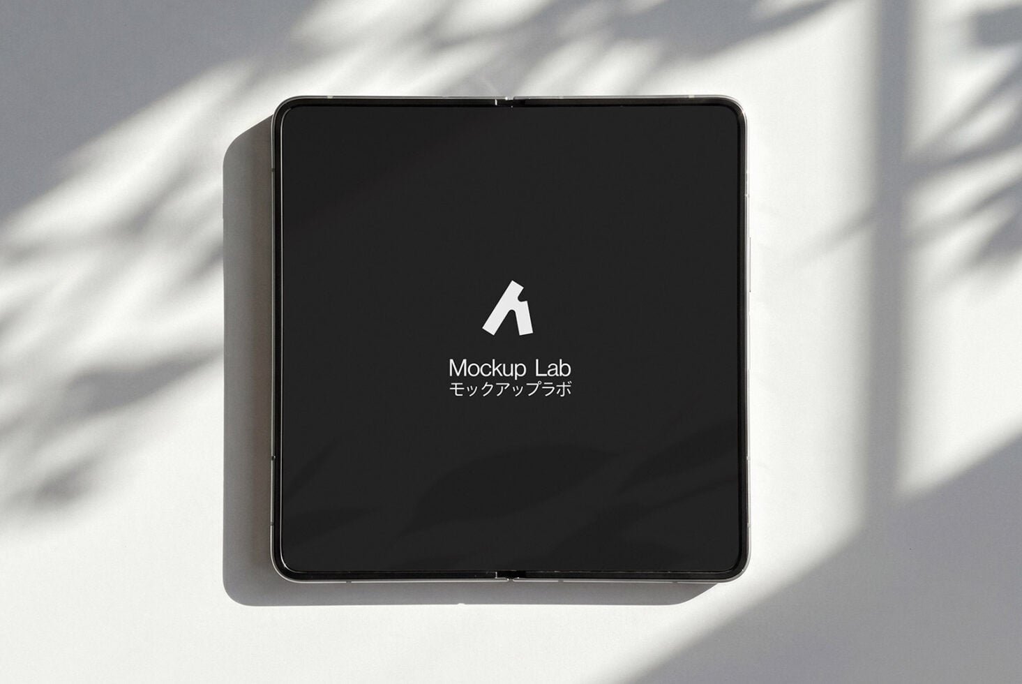Fold Phone 01ML Mockup preview 2