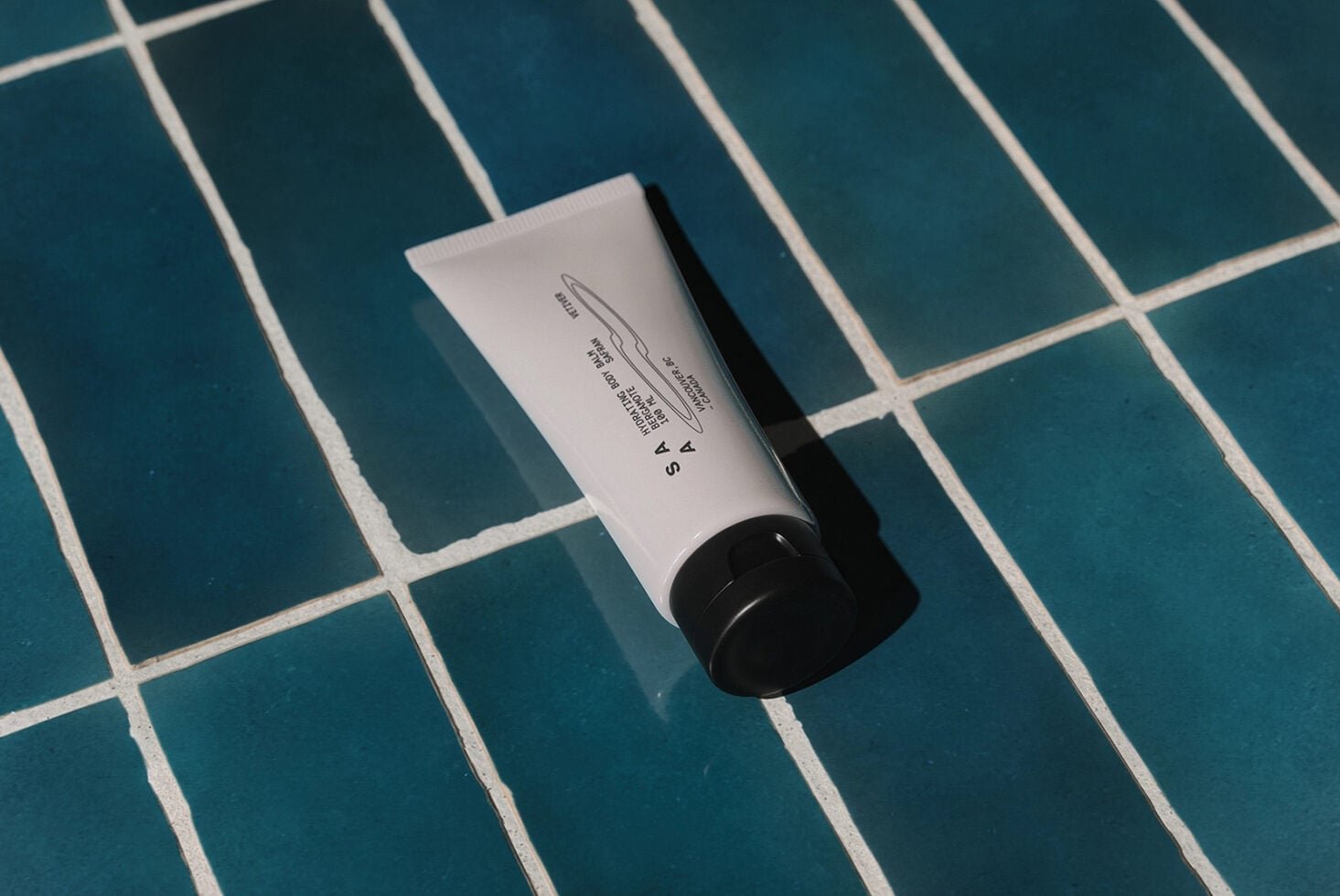 Tube Mockup 2