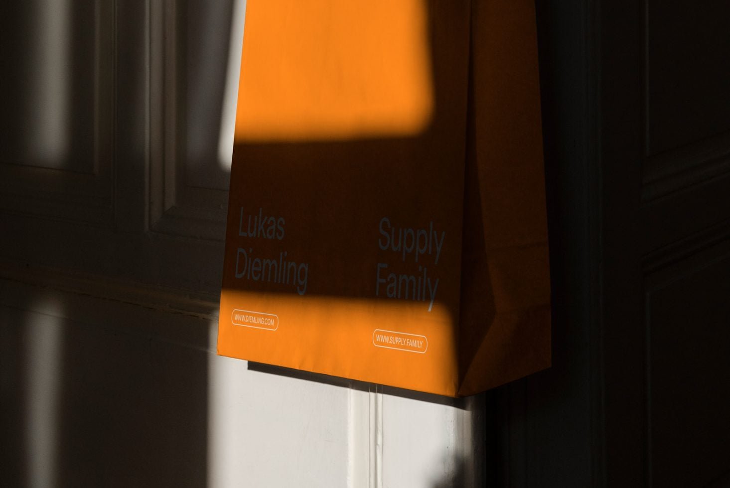 Paper Bag 03 Mockup preview 2
