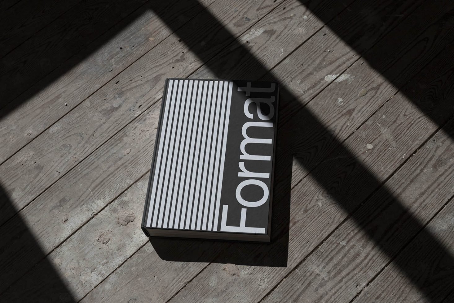 Format Rectangle Book V2 Mockup 03