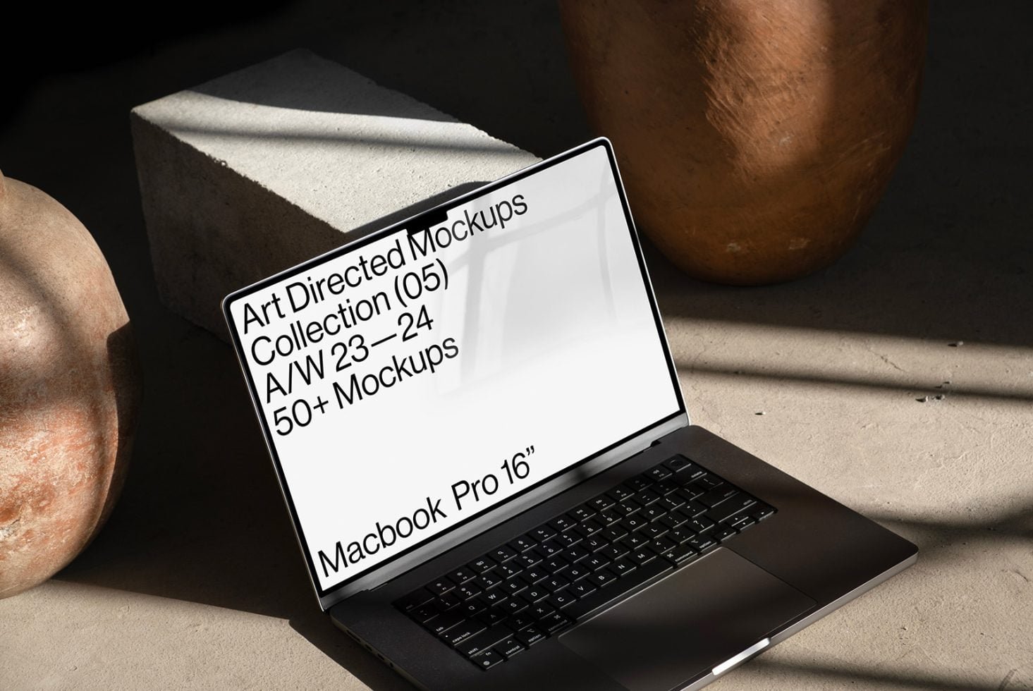 Macbook C05 Mockup 058