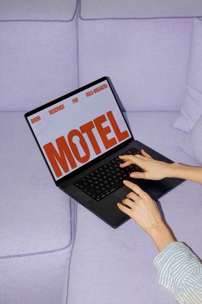 MOTEL LAPTOP MOCKUP 03 preview 3