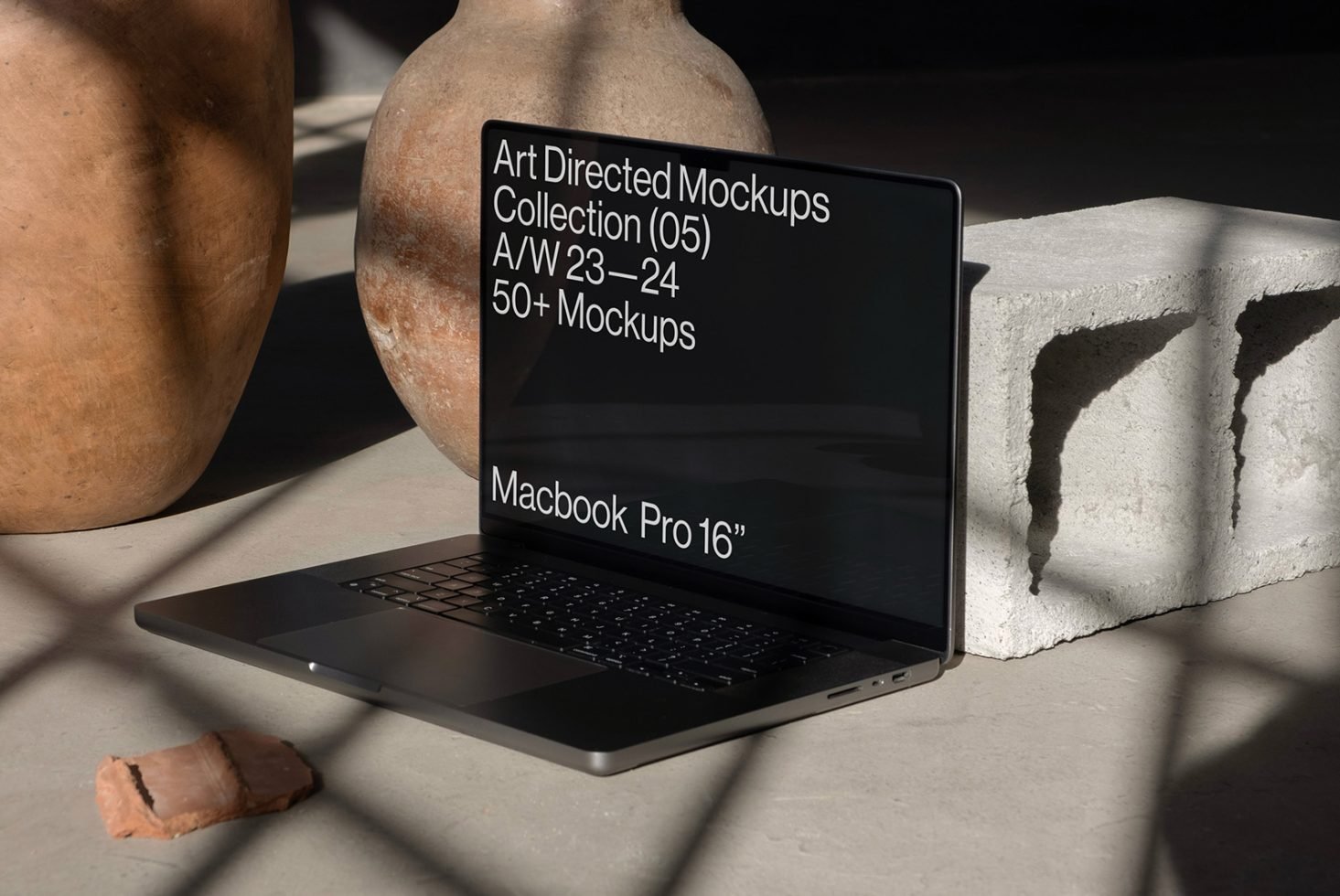 Macbook C05 Mockup 060