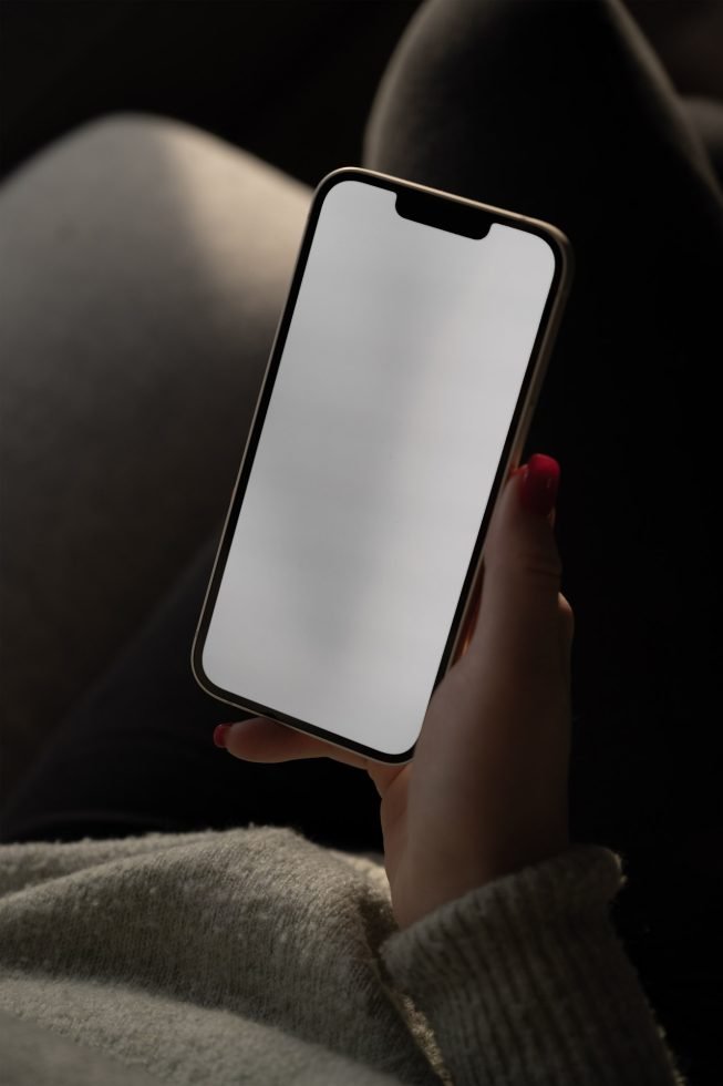 iPhone Mockup S06 06 preview 6