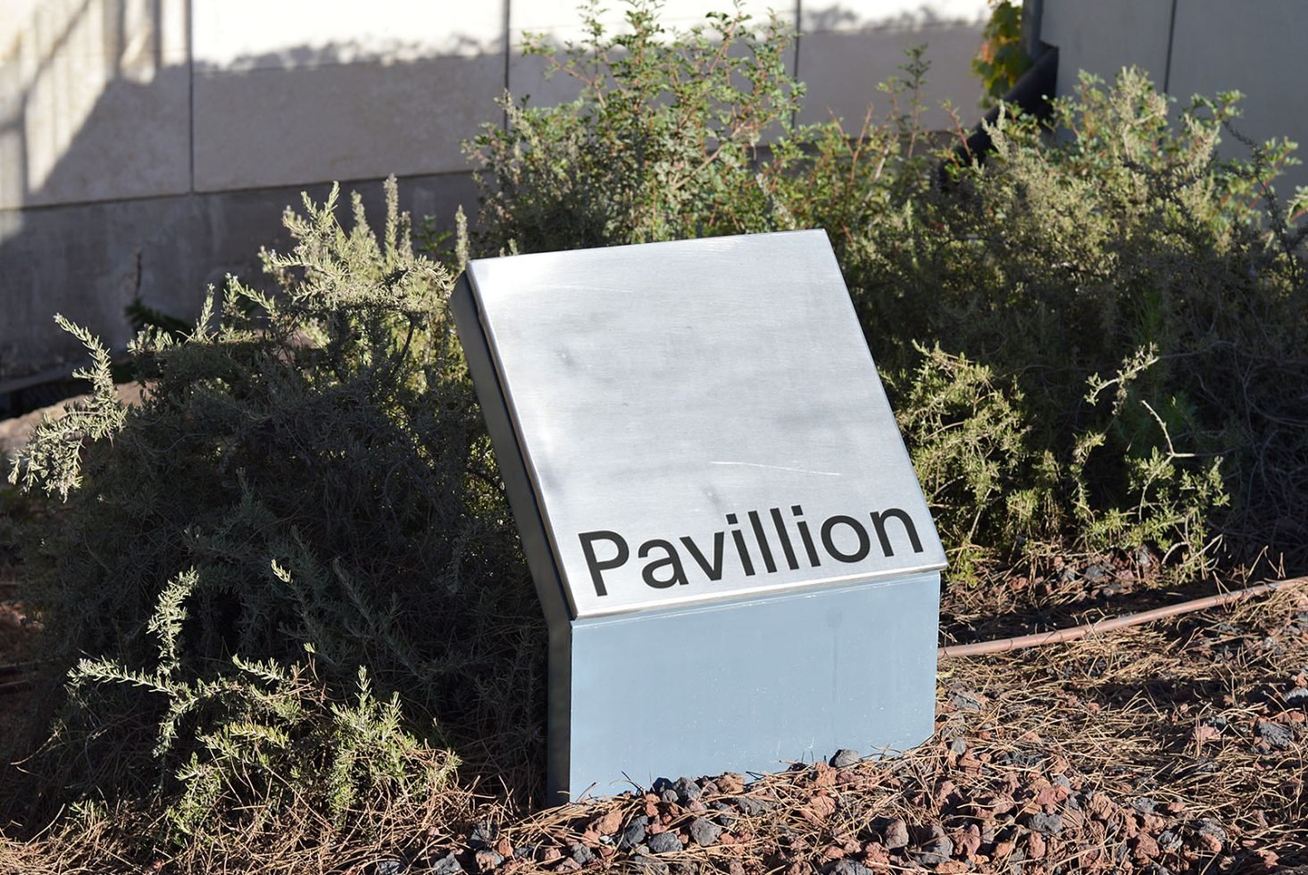 Metallic Pedestal C03MTL Mockup 001
