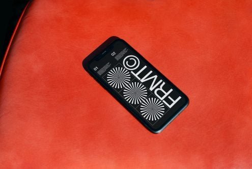 Batch 03 iPhone Mockup 14