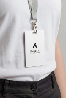 Badge 07ML Mockup