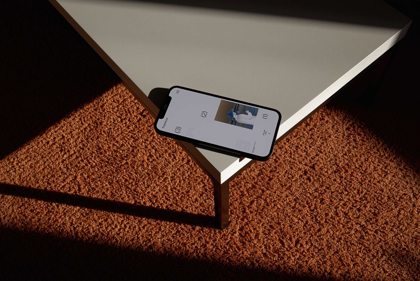 iPhone Mockup 06