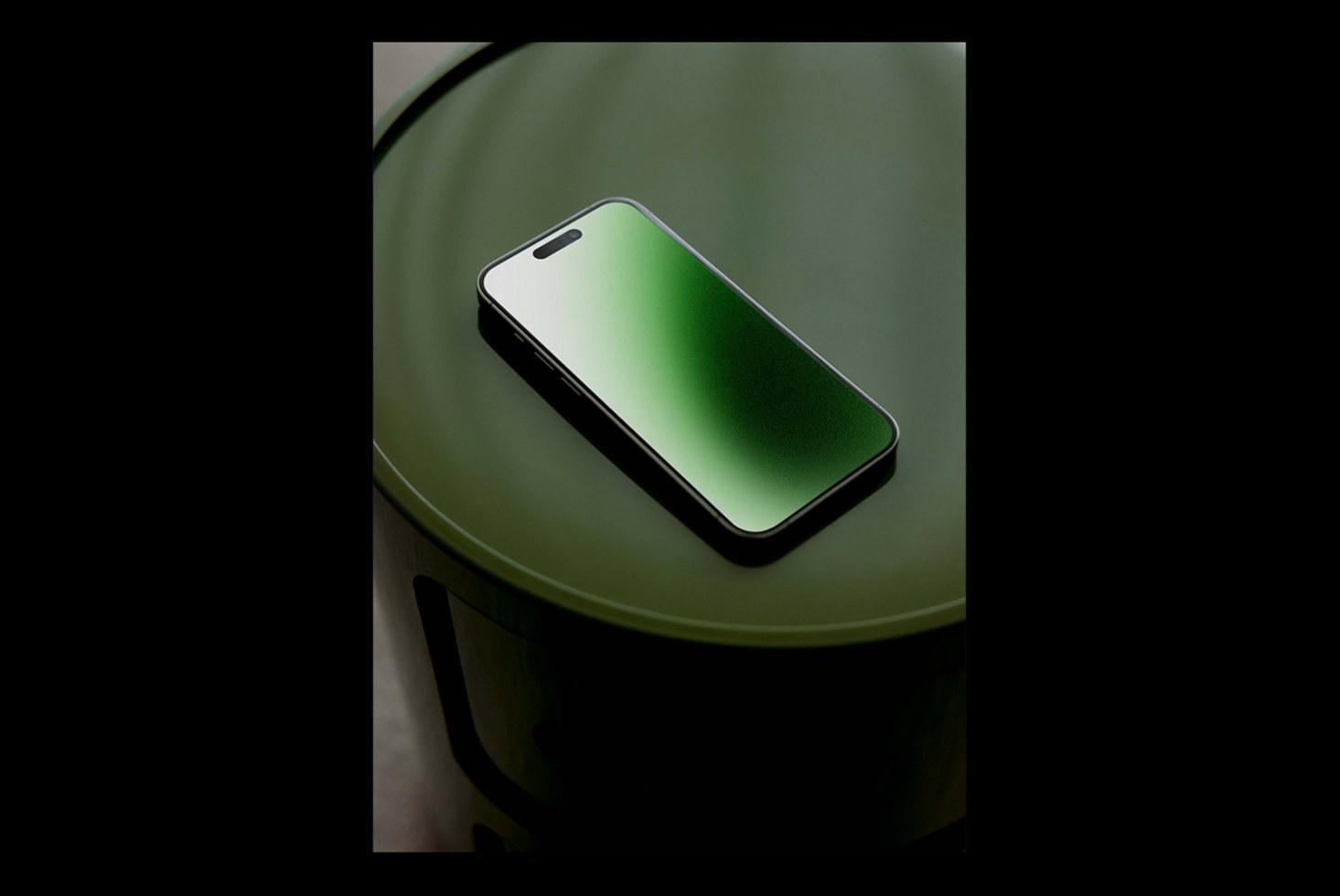 iPhone Mockup 044