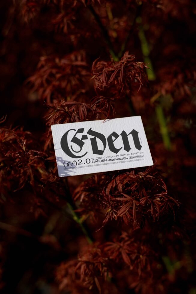 EDEN 02 BUSINESS CARD MOCKUP 15