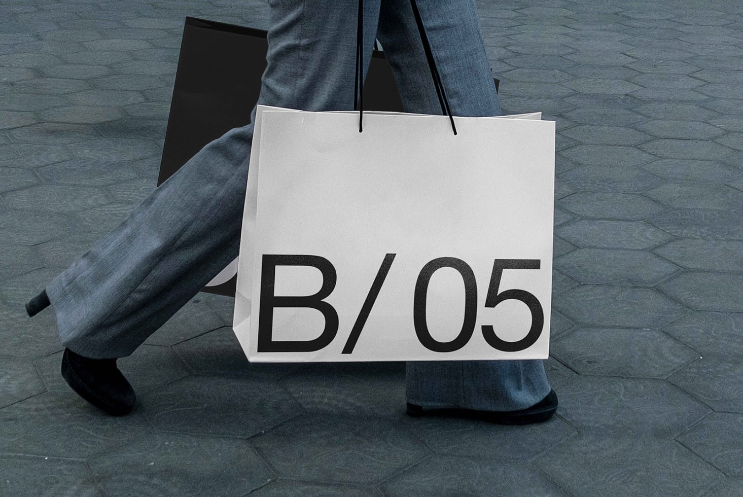 B5 BAG MOCKUP 01 preview 1