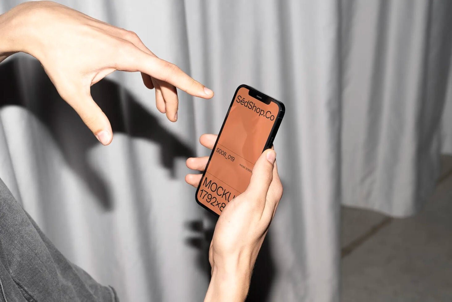 iPhone Mockup S008-019