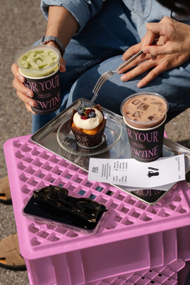 S#4 FYB Paper Cup 10 Mockup preview 5