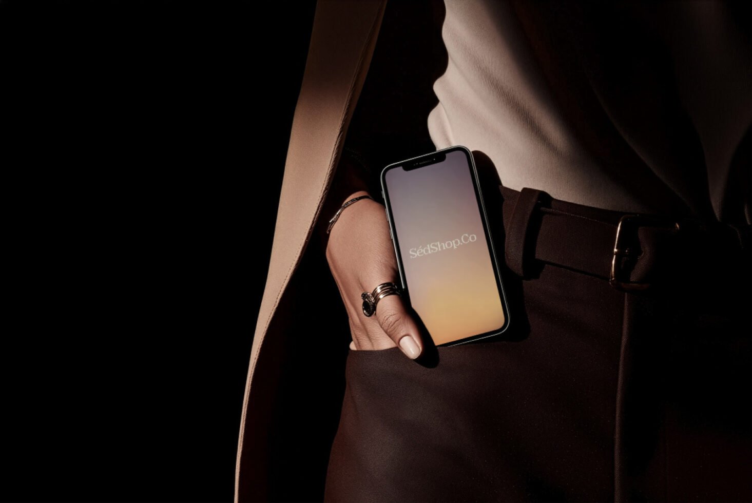 iPhone Screen D01 Mockup preview 5