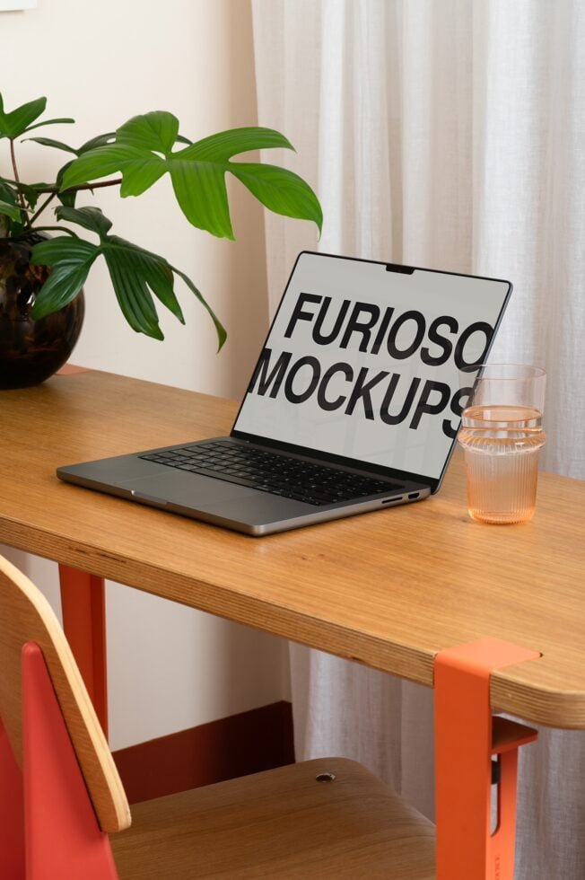 MacBook Mockup 06FM