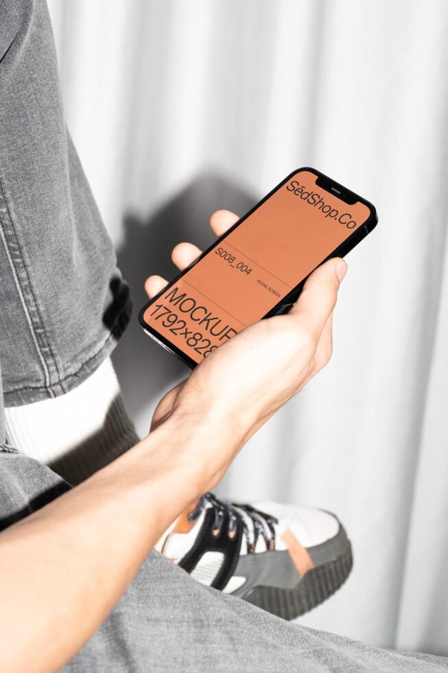 iPhone Mockup S008-004
