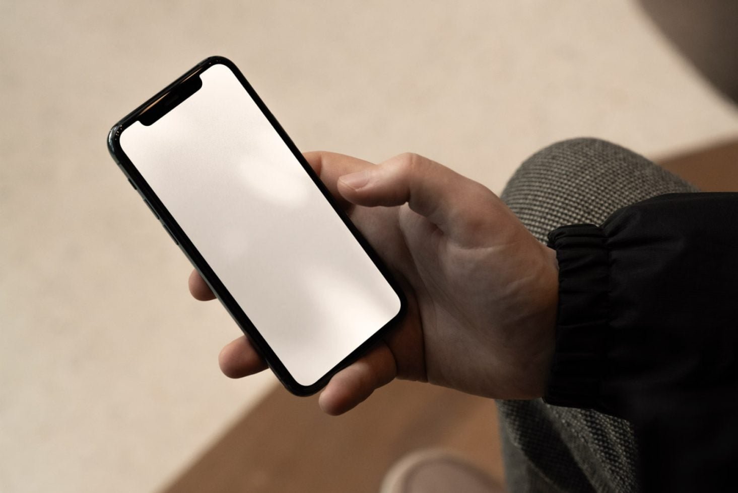 iPhone Mockup S06 04 preview 2