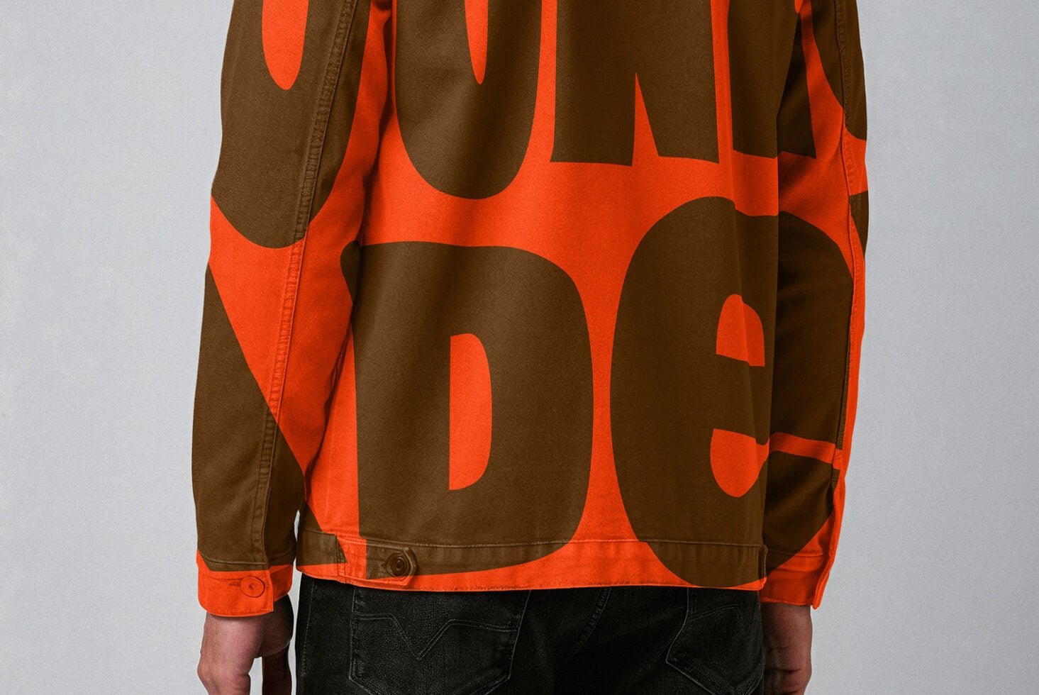 Outfit 06ML Mockup preview 2