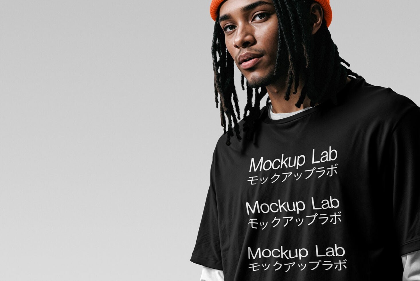 Outfit 02ML Mockup preview 3