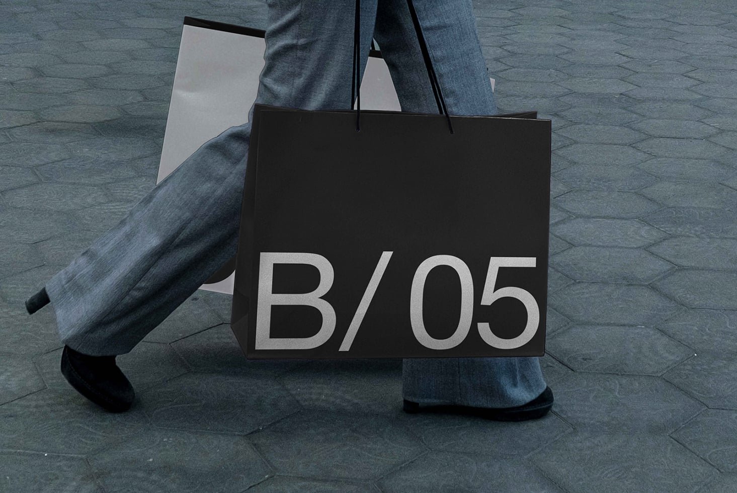 B5 BAG MOCKUP 01 preview 2