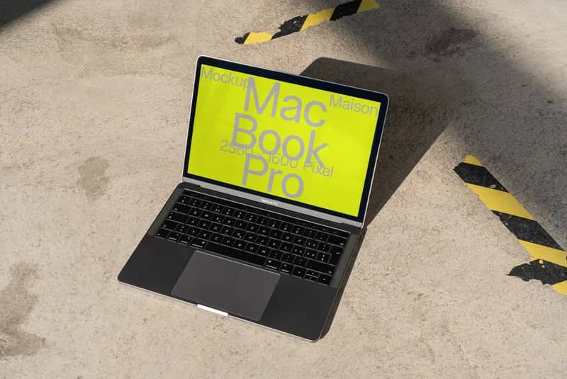 MacBook Pro E01 Mockup