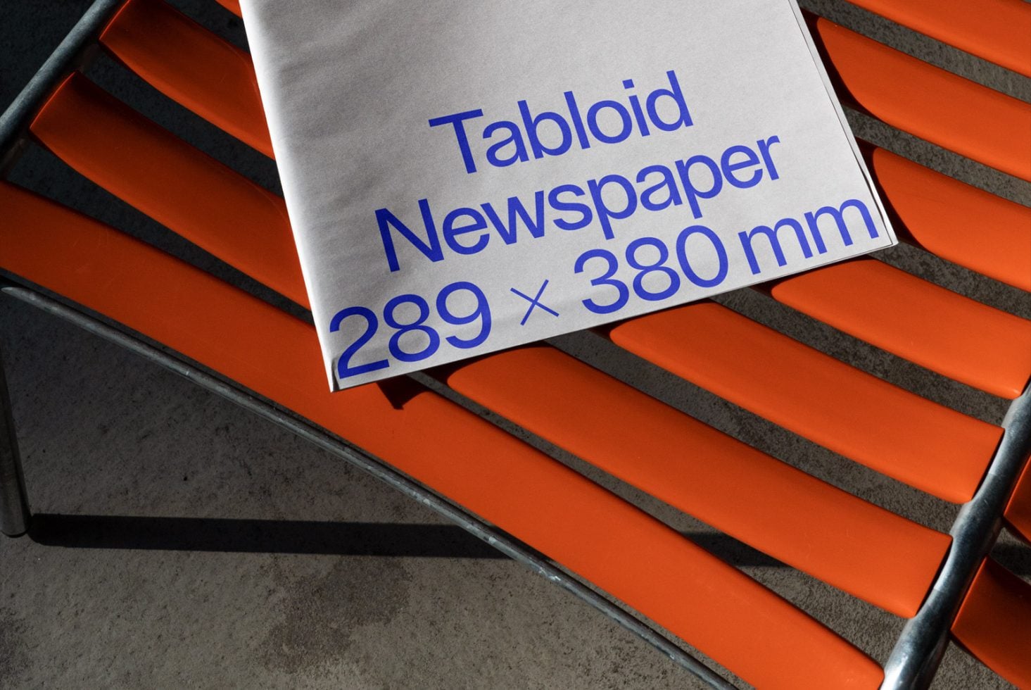 Newspaper D02 Mockup preview 2