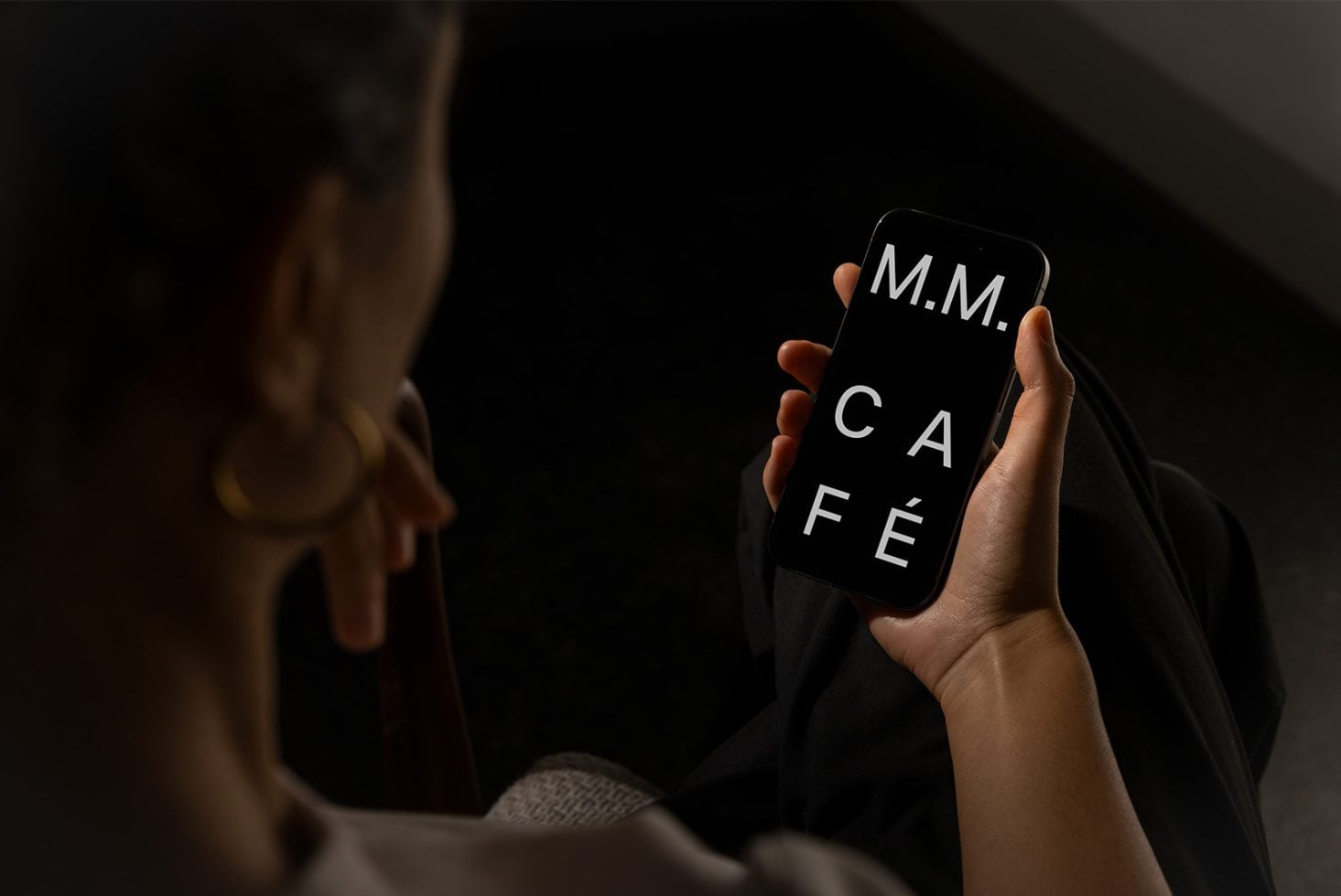 iPhone Pro Mockup PH CAF2 05 preview 1