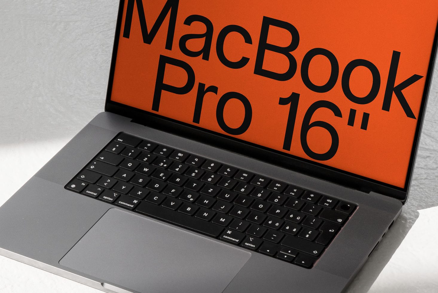 Macbook Pro DD G06 Mockup preview 2